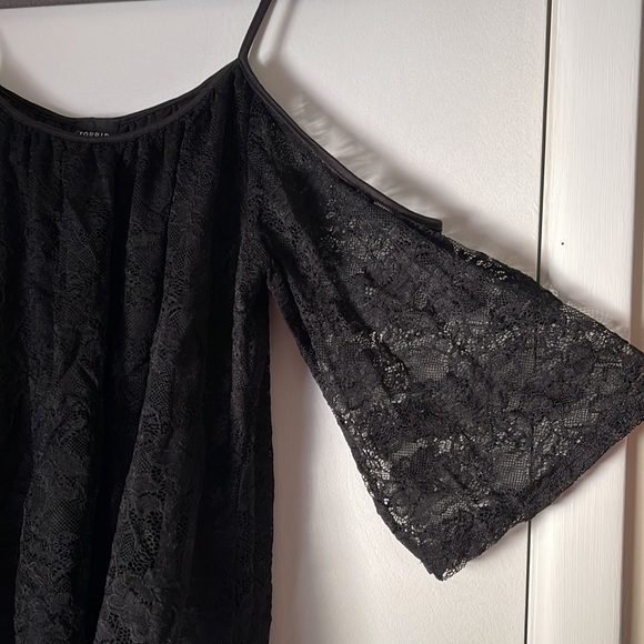 Torrid Cold Shoulder Lace Top - NWT - Picture 2 of 4